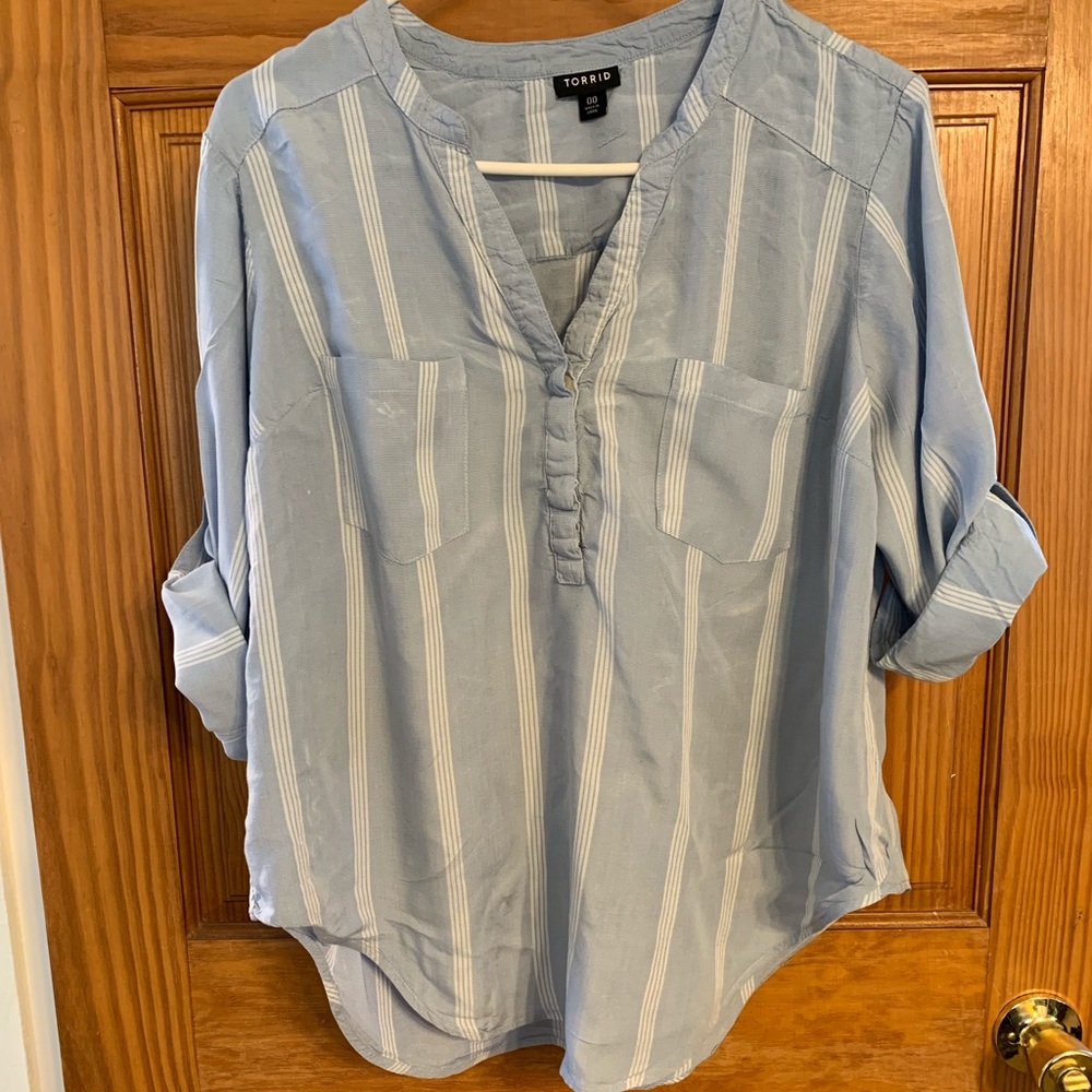 Torrid Blue Harper Blouse Size 00 or LARGE